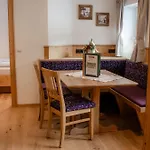 Bauernhof Krahlehen - - Farm stay Filzmoos