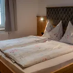Farm stay Bauernhof Krahlehen - - *