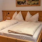 Gospodarstwo agroturystyczne Bauernhof Krahlehen - - *
